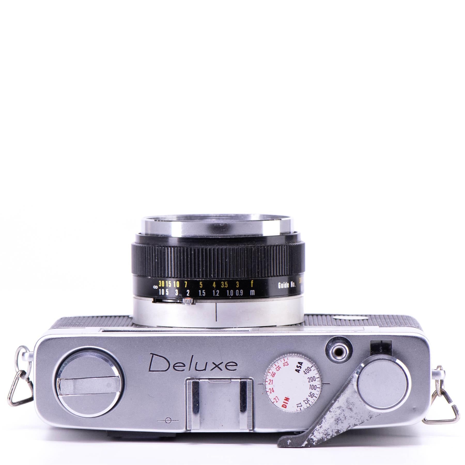 Konica EE-Matic Deluxe Camera |40mm f2.8 lens | White | Japan | 1963 Not working