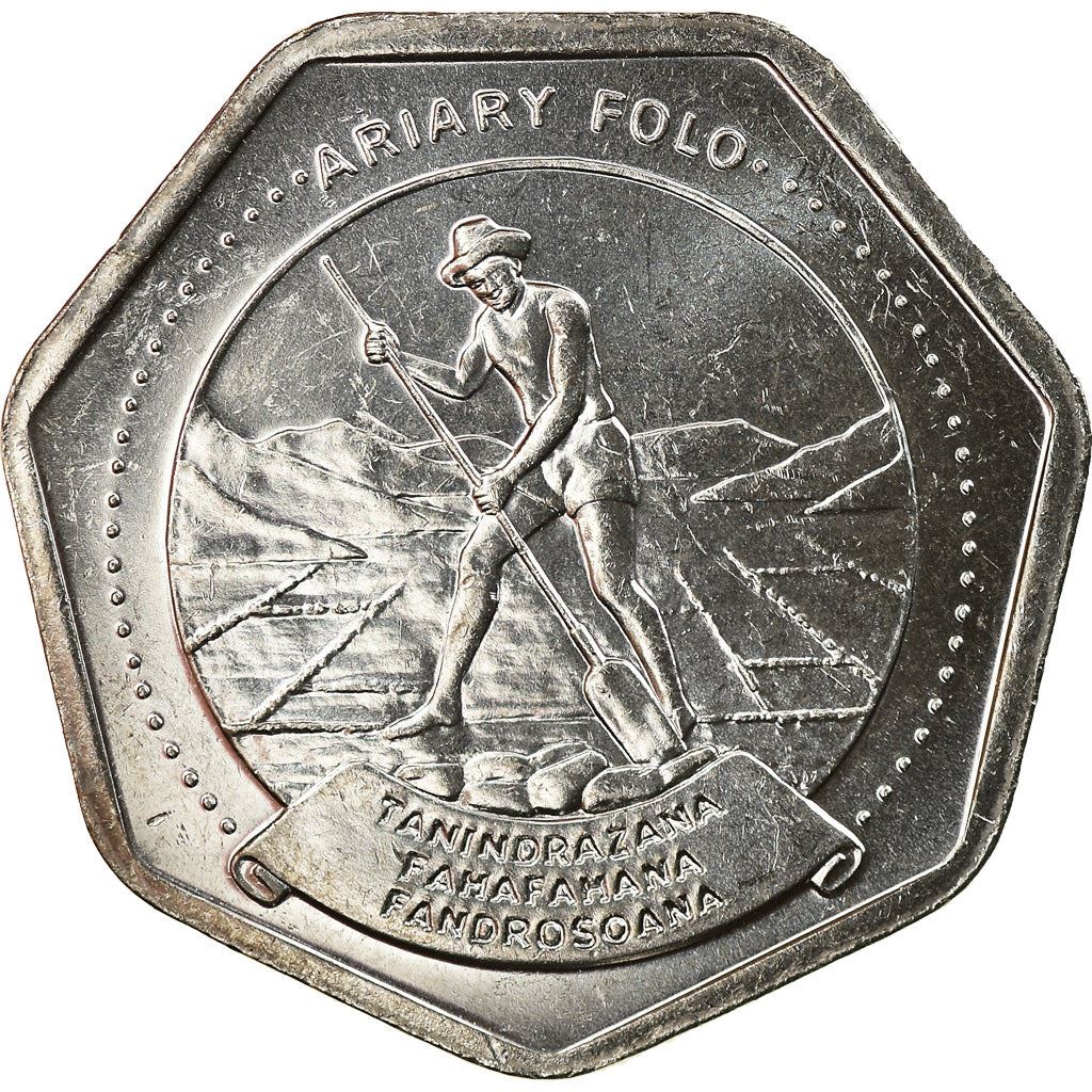 Madagascar | 10 Ariary Coin | Star | Worker | Peat | Km:27 | 1999