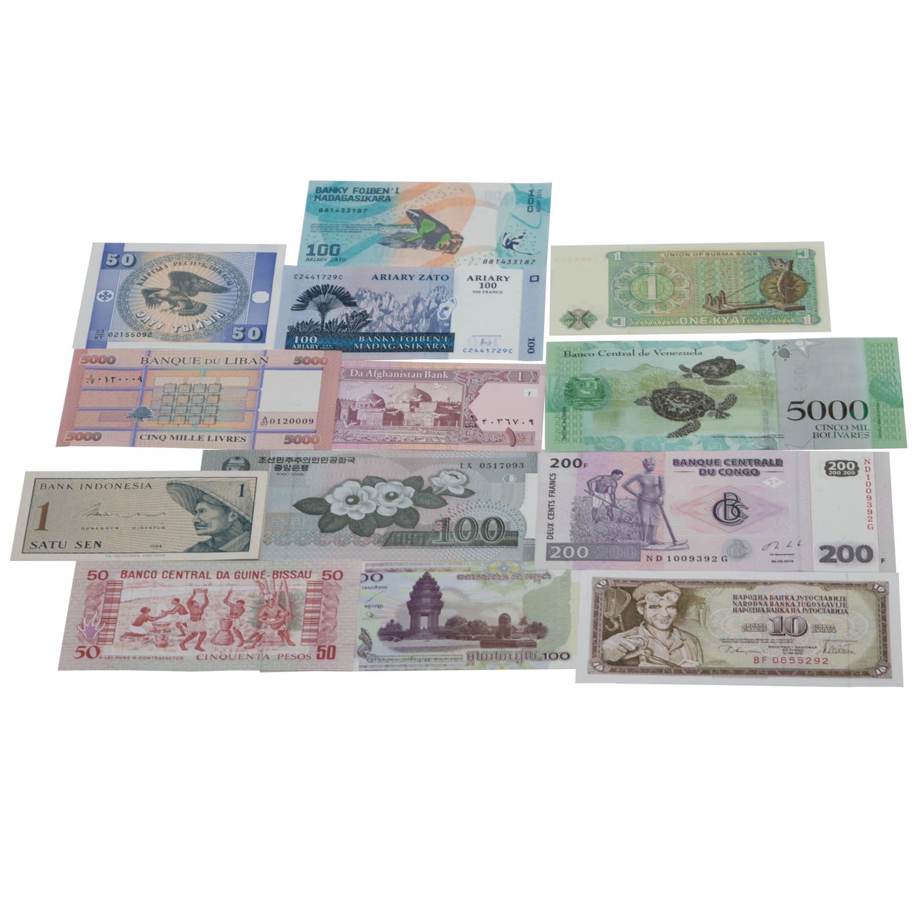 300枚の紙幣 | 40か国以上 | 貴重な紙幣 | UNC