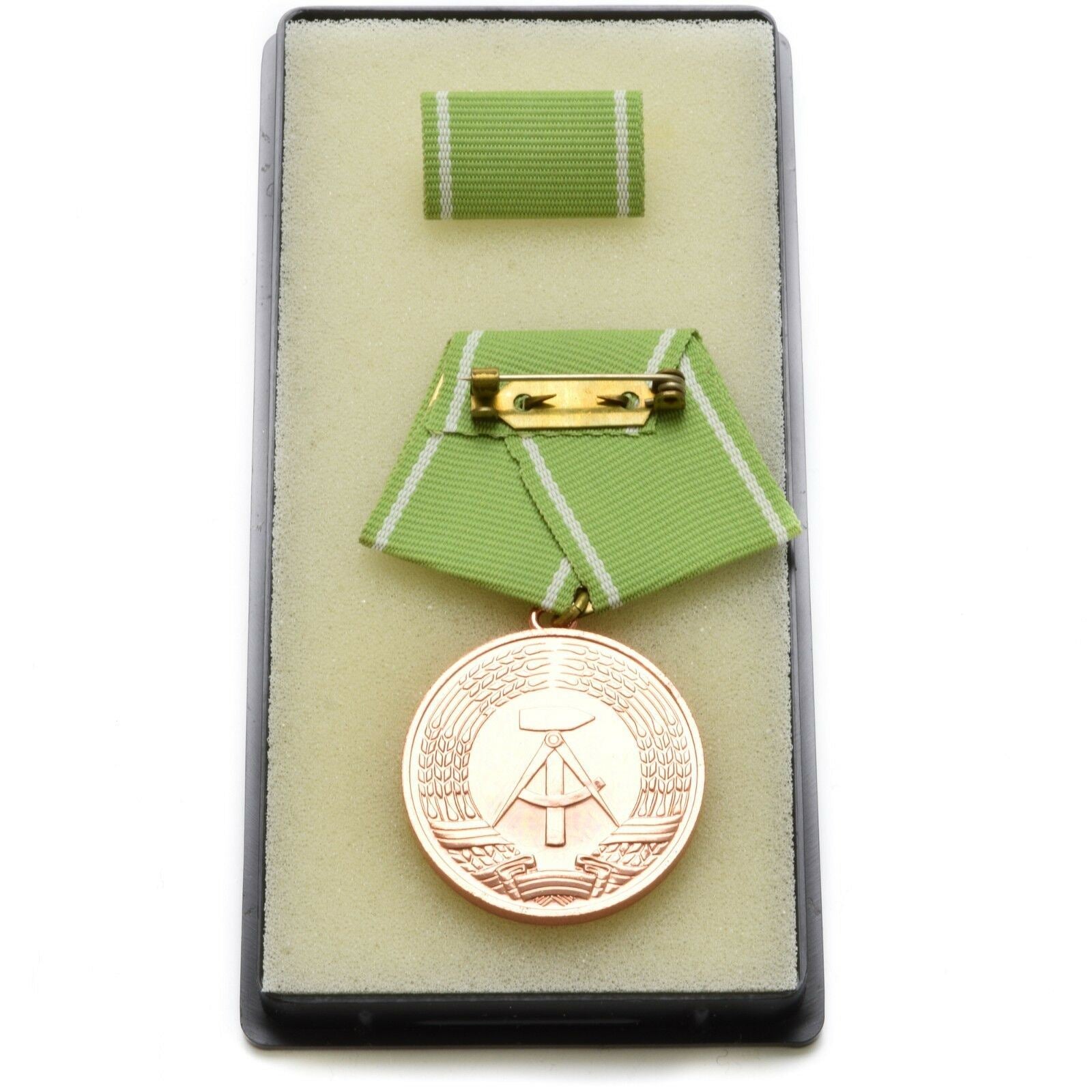 East German GDR Military Army Medal for Excellent Performances in the armed forces