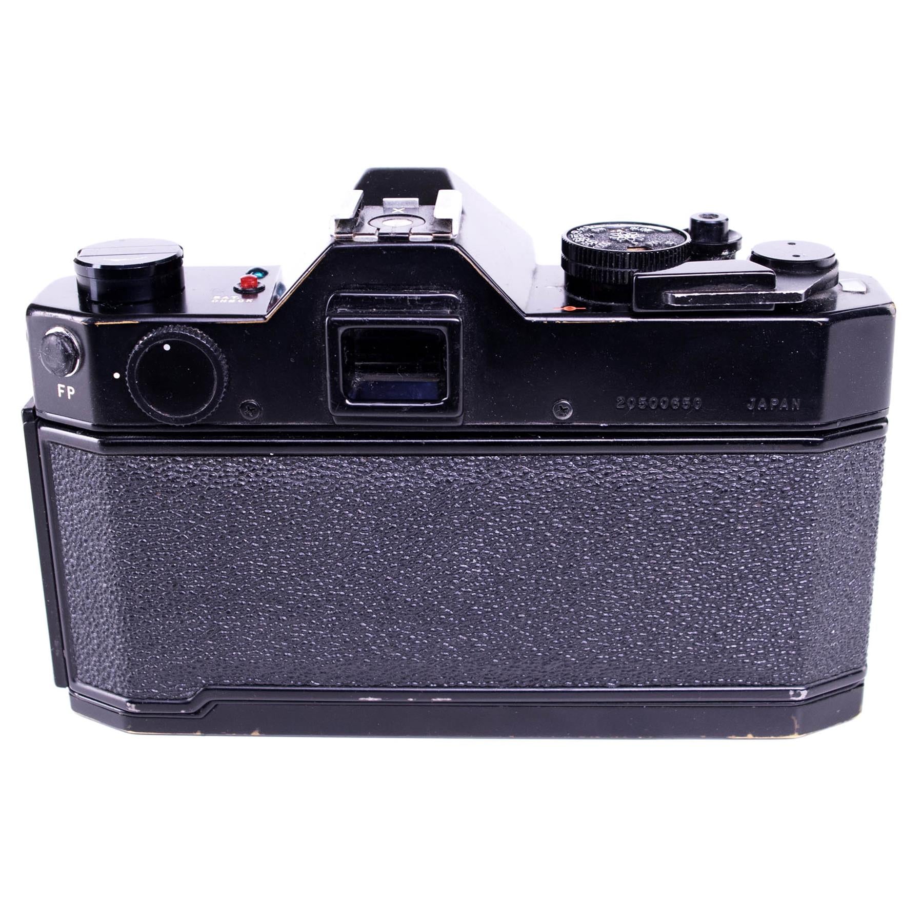 Yashica TL electro X Camera | DS 50mm f1.7 | M42 | Black | Japan | 196