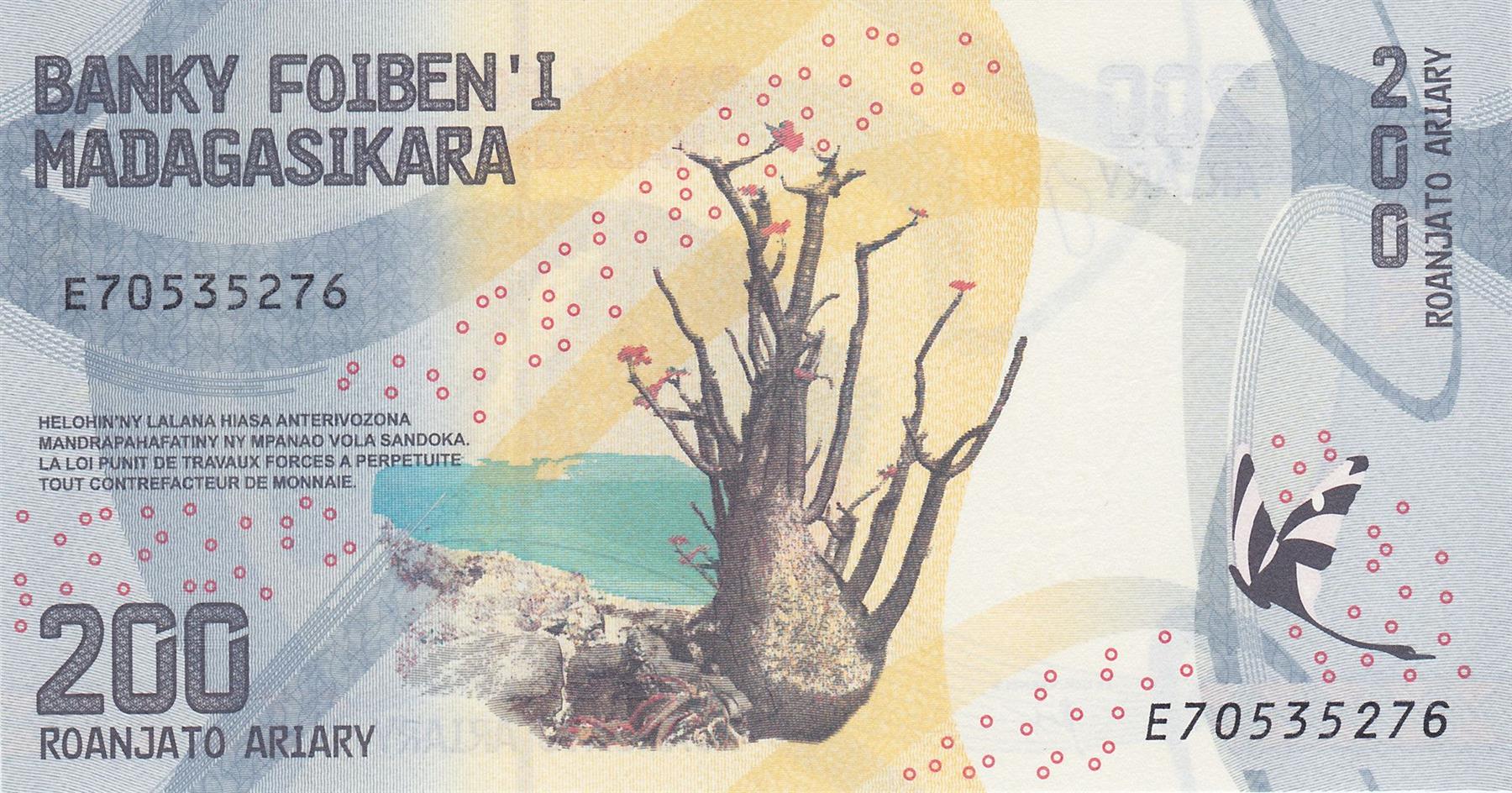 Madagascar | 200 Ariary Banknote | 2017 - 2025 | Waterfall | Butterfly | Birds | Palm | Comet Moth